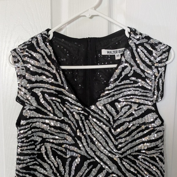 Walter Baker Akin Sequin Zebra Striped‎ Print Sleeveless Party Blouse Size XS - Picture 4 of 6
